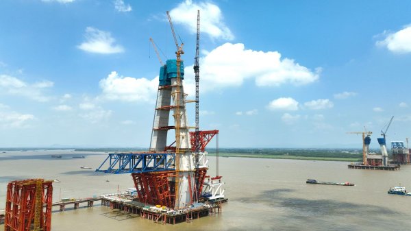 中期国际 池州公铁大桥即将进入中塔柱合龙  数千名建设者无惧“烤”验_大皖新闻 | 安徽网
